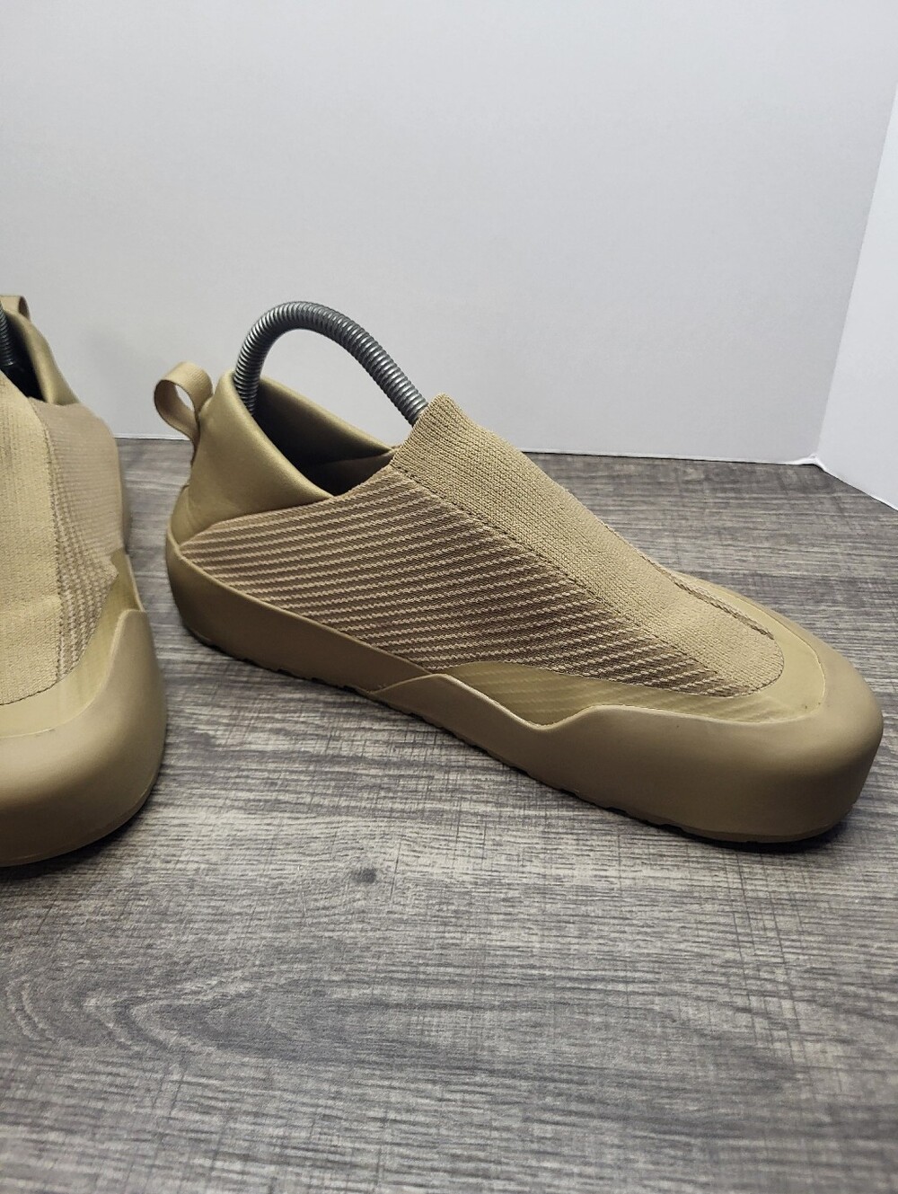 Arc'teryx Kragg Black Women's Size 8 Canvas Tan Vibram Soles Slip On Shoes - Picture 3 of 11